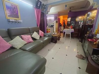 Hall Image of 1500 Sq.ft 3 BHK Apartment / Flat for sale in Behala Kolkata for Rs. 9500000