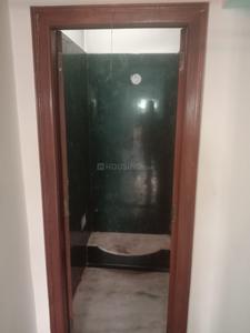 Bathroom Image of 900 Sq.ft 2 BHK Builder Floor for rent in Sanjaynagar Bengaluru for Rs. 25000
