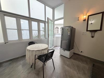Bedroom Image of 500 Sq.ft 1 RK Apartment / Flat for rent in Safdarjung Development Area New Delhi for Rs. 60000