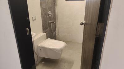 Bathroom Image of 750 Sq.ft 2 BHK Apartment / Flat for rent in The Baya Central, Lower Parel Mumbai for Rs. 110000