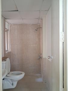 Common Bathroom Image of 950 Sq.ft 2 BHK Apartment / Flat for sale in Jaypee Kosmos, Sector 134 Noida for Rs. 7800000