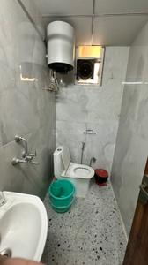 Bathroom Image of 850 Sq.ft 2 BHK Apartment / Flat for rent in Noida Extension Greater Noida for Rs. 21000