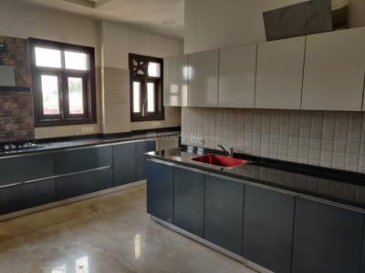 Kitchen Image of 1600 Sq.ft 3 BHK Apartment / Flat for sale in DDA D3 and D4 Vasant Kunj, Vasant Kunj New Delhi for Rs. 37000000