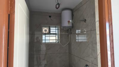 Bathroom Image of 700 Sq.ft 1 BHK Apartment / Flat for rent in Kaggadasapura Bengaluru for Rs. 25000