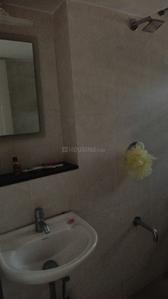 Bathroom Image of 550 Sq.ft 1 BHK Apartment / Flat for rent in K Raheja Classique, Andheri West Mumbai for Rs. 50000