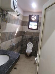 Bathroom Image of 600 Sq.ft 1 BHK Apartment / Flat for rent in Savitri Niwas, Mahmoorganj Varanasi for Rs. 14000