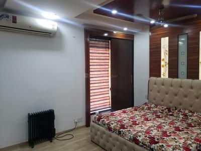 Bedroom Image of 2150 Sq.ft 4 BHK Apartment / Flat for rent in Peer Muchalla Zirakpur for Rs. 45000