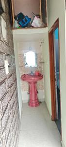 Bathroom Image of 850 Sq.ft 2 BHK Independent House for rent in Shyampur Dehradun for Rs. 15000
