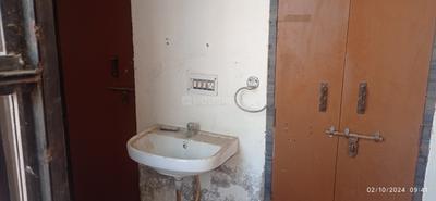 Bathroom Image of 400 Sq.ft 2 BHK Apartment / Flat for sale in Munnu Khera Lucknow for Rs. 2000000