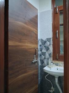 Common Bathroom Image of 1050 Sq.ft 2 BHK Apartment / Flat for sale in Sector 49 Noida for Rs. 4200066