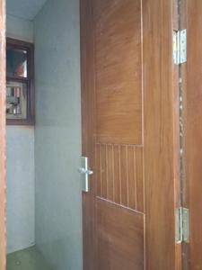 Common Bathroom Image of 1500 Sq.ft 3 BHK Apartment / Flat for sale in JMD Tower 110, Sector 104 Noida for Rs. 6795000