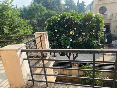Balcony Image of bala ji pg and transport in Ghaila, Lucknow
