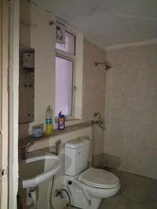Common Bathroom Image of 1388 Sq.ft 3 BHK Apartment / Flat for rent in Jaypee Kosmos, Sector 134 Noida for Rs. 27000