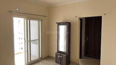 Bedroom Image of 1700 Sq.ft 3 BHK Apartment / Flat for rent in Paramount Emotions, Noida Extension Greater Noida for Rs. 29000