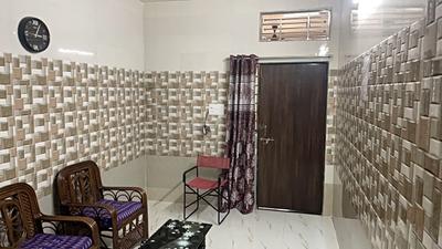 Living Room Image of 550 Sq.ft 1 BHK Builder Floor for rent in Hansol Ahmedabad for Rs. 14500
