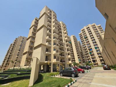 Image of 640 Sq.ft 2 BHK Apartment / Flat for sale in Signature Global Orchard Avenue , Sector 93, Gurgaon for Rs. 5800000