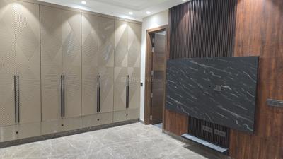 Bedroom Image of 2250 Sq.ft 4 BHK Builder Floor for sale in Rajouri Garden New Delhi for Rs. 46500000