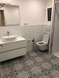 Bathroom Image of 3840 Sq.ft 6 BHK Apartment / Flat for sale in Rustomjee Ciroc, Juhu Mumbai for Rs. 210000000