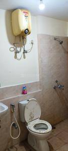 Bathroom Image of 950 Sq.ft 2 BHK Apartment / Flat for rent in Unitech Uniworld City, New Town Kolkata for Rs. 25000