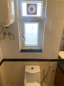 Bathroom Image of 2950 Sq.ft 4 BHK Apartment / Flat for sale in DLF Windsor Court, DLF Phase 4 Gurgaon for Rs. 90000000