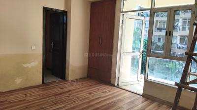 Living Room Image of 1655 Sq.ft 3 BHK Apartment / Flat for rent in Prateek The Royal Cliff, Crossings Republik Ghaziabad for Rs. 25000