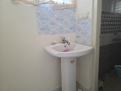 Bathroom Image of 560 Sq.ft 1 BHK Builder Floor for rent in Harlur Bengaluru for Rs. 23000