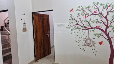 Bedroom Image of 650 Sq.ft 1 BHK Independent House for rent in Babuganj Lucknow for Rs. 12000