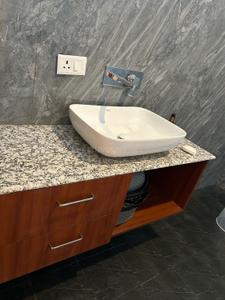 Bathroom Image of 7800 Sq.ft 7 BHK Villa for sale in UPAVP Vrindavan Yojna, Roberts Lines Lucknow for Rs. 58000000