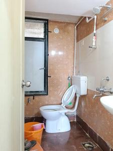 Common Bathroom Image of 550 Sq.ft 1 BHK Apartment / Flat for rent in Vihang Vermont, Kasarvadavali Thane for Rs. 18000