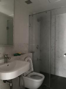 Common Bathroom Image of 630 Sq.ft 2 BHK Apartment / Flat for sale in Colaba Mumbai for Rs. 30000000
