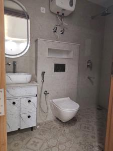 Common Bathroom Image of 1200 Sq.ft 3 BHK Apartment / Flat for rent in Rajpur Khurd Village New Delhi for Rs. 28000