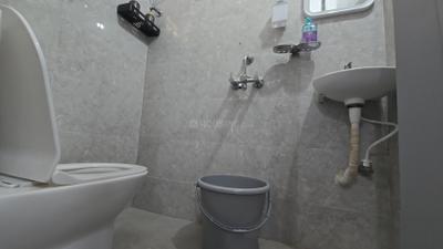 Bathroom Image of 725 Sq.ft 1 BHK Apartment / Flat for rent in Kondapur Hyderabad for Rs. 26000