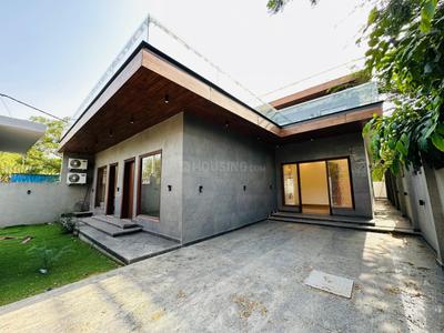 Image of 4500 Sq.ft 5 BHK Farm House for sale in Sainik Farm, New Delhi for Rs. 75000000
