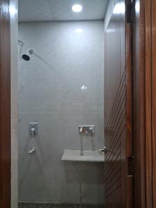 Common Bathroom Image of 1050 Sq.ft 2 BHK Apartment / Flat for sale in Sector 73 Noida for Rs. 4000000