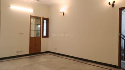 Bedroom Image of 1600 Sq.ft 3 BHK Apartment / Flat for rent in DDA Sector B Pocket 9, Vasant Kunj New Delhi for Rs. 80000