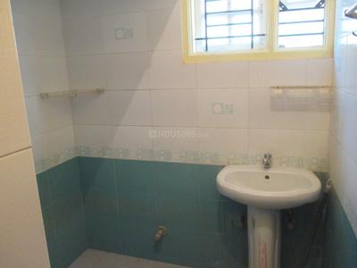 Bathroom Image of 700 Sq.ft 1 BHK Independent House for rent in Sanjaynagar Bengaluru for Rs. 23000