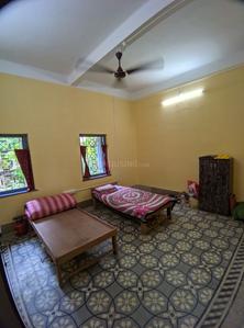 Bedroom Image of ROOM FOR RENT IN 3BHK LADIES FULL FURNISHED FLAT in Dhakuria, Kolkata