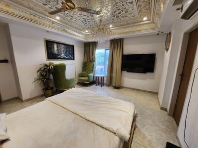 Bedroom Image of 4400 Sq.ft 5 BHK Apartment / Flat for sale in New Alkapuri Vadodara for Rs. 30000000