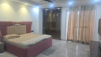 Bedroom Image of 2800 Sq.ft 4 BHK Builder Floor for rent in Rajouri Garden New Delhi for Rs. 155000