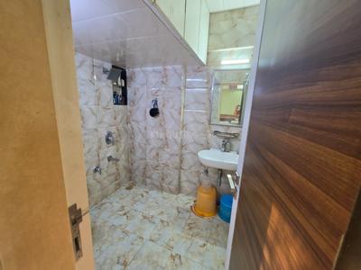 Image of 1500 Sq.ft 3 BHK Apartment / Flat for rent in Thakur Silver Tower, Kandivali East, Mumbai for Rs. 82000
