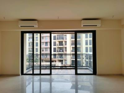 Living Room Image of 2500 Sq.ft 4 BHK Apartment / Flat for sale in Lodha Sterling, Thane West Thane for Rs. 40000000