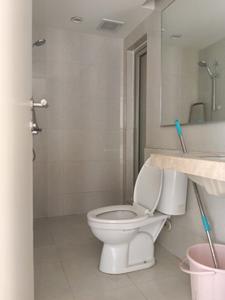 Common Bathroom Image of 999 Sq.ft 2 BHK Apartment / Flat for sale in Hiranandani Eagleridge Wing B, Hiranandani Estate Thane for Rs. 20500000