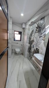 Bathroom Image of 750 Sq.ft 2 BHK Apartment / Flat for rent in Evershine Nagar, Malad West Mumbai for Rs. 50000