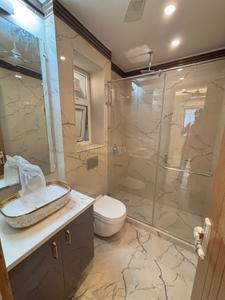 Bathroom Image of 4500 Sq.ft 4 BHK Builder Floor for sale in Sarvodaya Enclave New Delhi for Rs. 125000000
