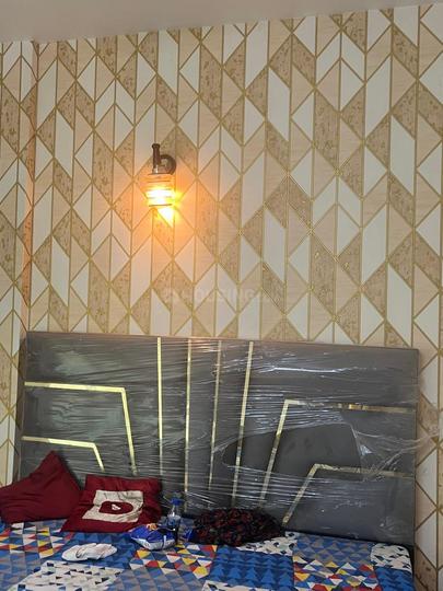 Gold square Main Image 1