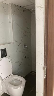 Bathroom Image of 540 Sq.ft 1 BHK Apartment / Flat for rent in Sahyog Oshi, Jogeshwari West Mumbai for Rs. 46000