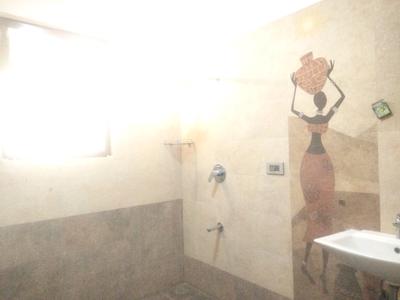 Common Bathroom Image of 11000 Sq.ft 5 BHK Villa for sale in Kadugodi Bengaluru for Rs. 150000000