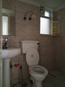 Common Bathroom Image of 985 Sq.ft 2 BHK Apartment / Flat for sale in Paras Seasons, Sector 168 Noida for Rs. 9000000