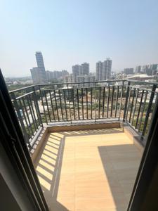Balcony Image of 600 Sq.ft 1 BHK Apartment / Flat for sale in Amanora Gold Towers, Hadapsar Pune for Rs. 7800000