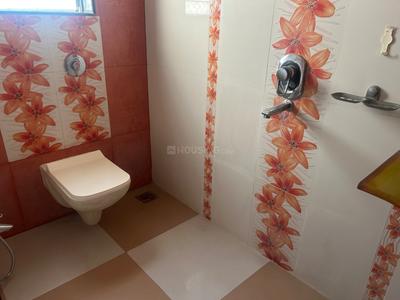Bathroom Image of 3300 Sq.ft 4.5 BHK Independent House for rent in jolly Apartment, Chembur Mumbai for Rs. 285000